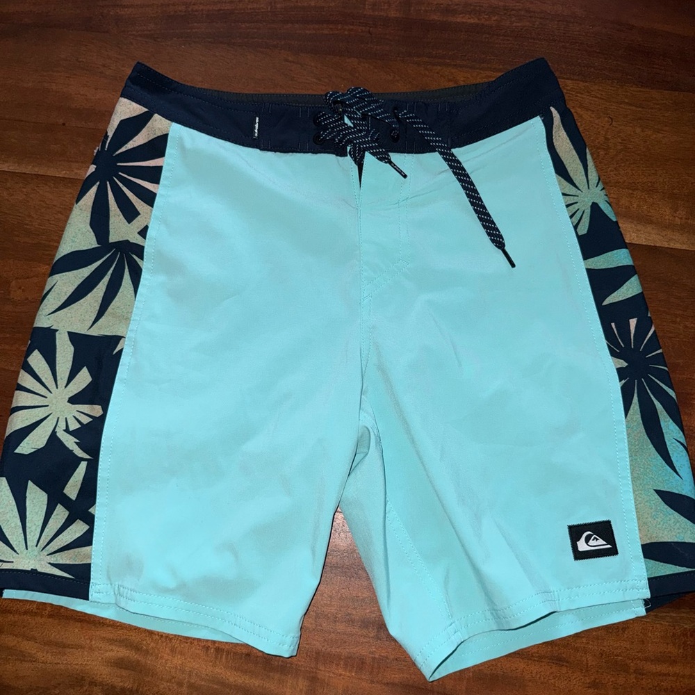 Quiksilver Aqua‎ and Black Board Shorts